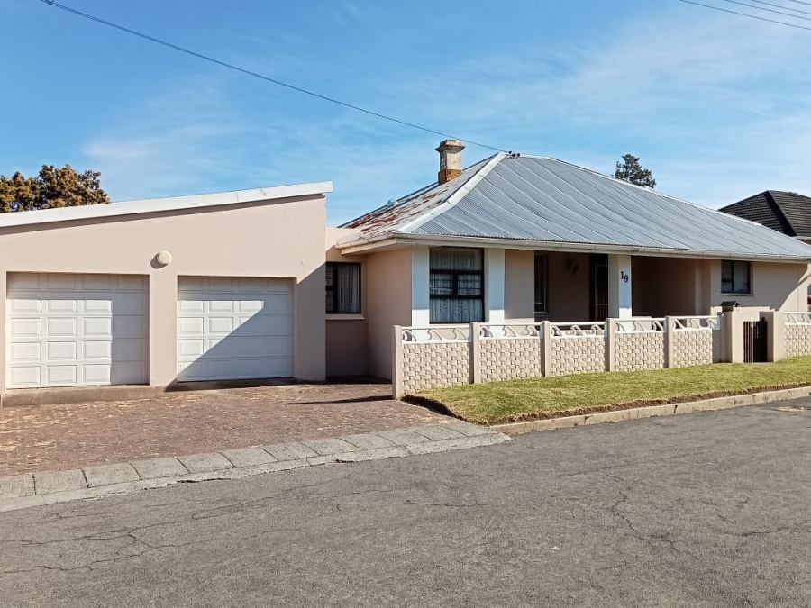 4 Bedroom Property for Sale in Cambridge Eastern Cape
